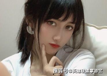 美女吃瓜后续,真相大白，网友热议不断